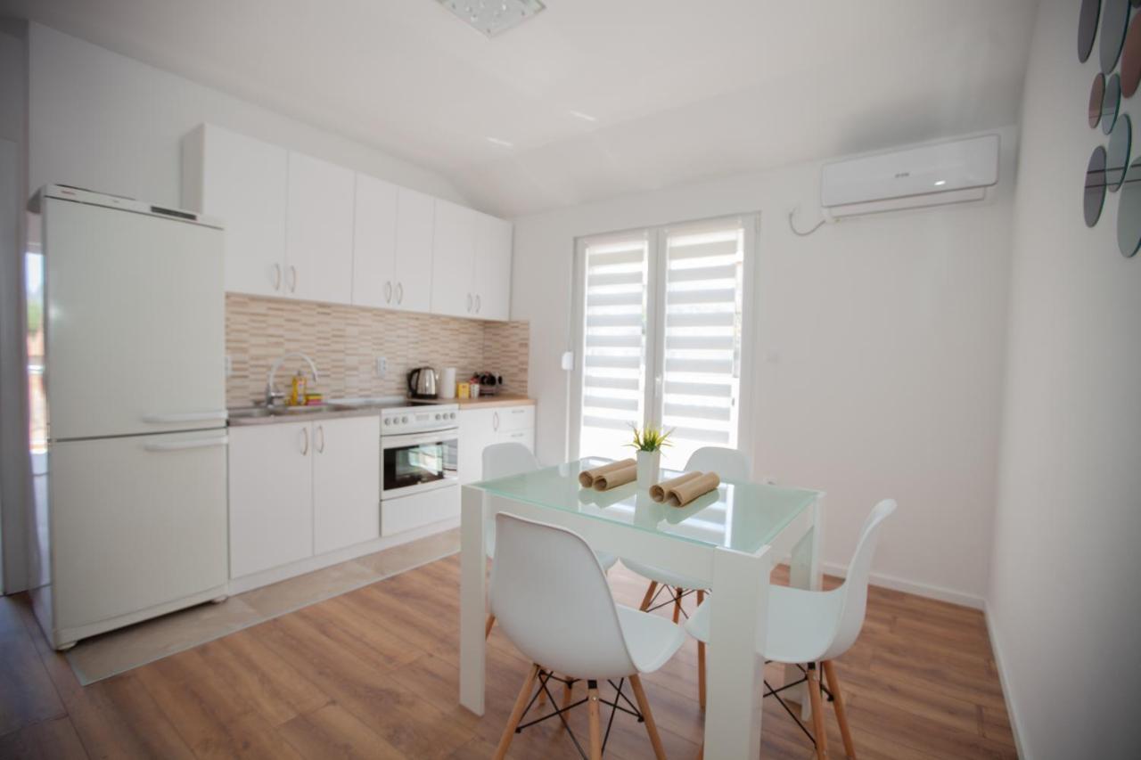 Apartmani Grubac 特雷比涅 外观 照片