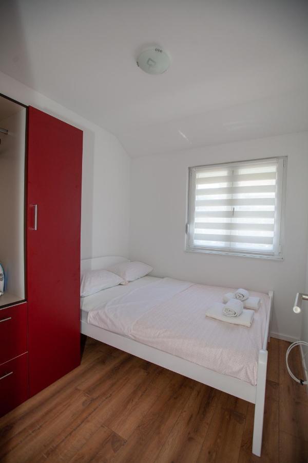 Apartmani Grubac 特雷比涅 外观 照片